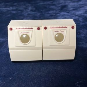 VTG Laundromat Washer Dryer Salt and Pepper Shakers
